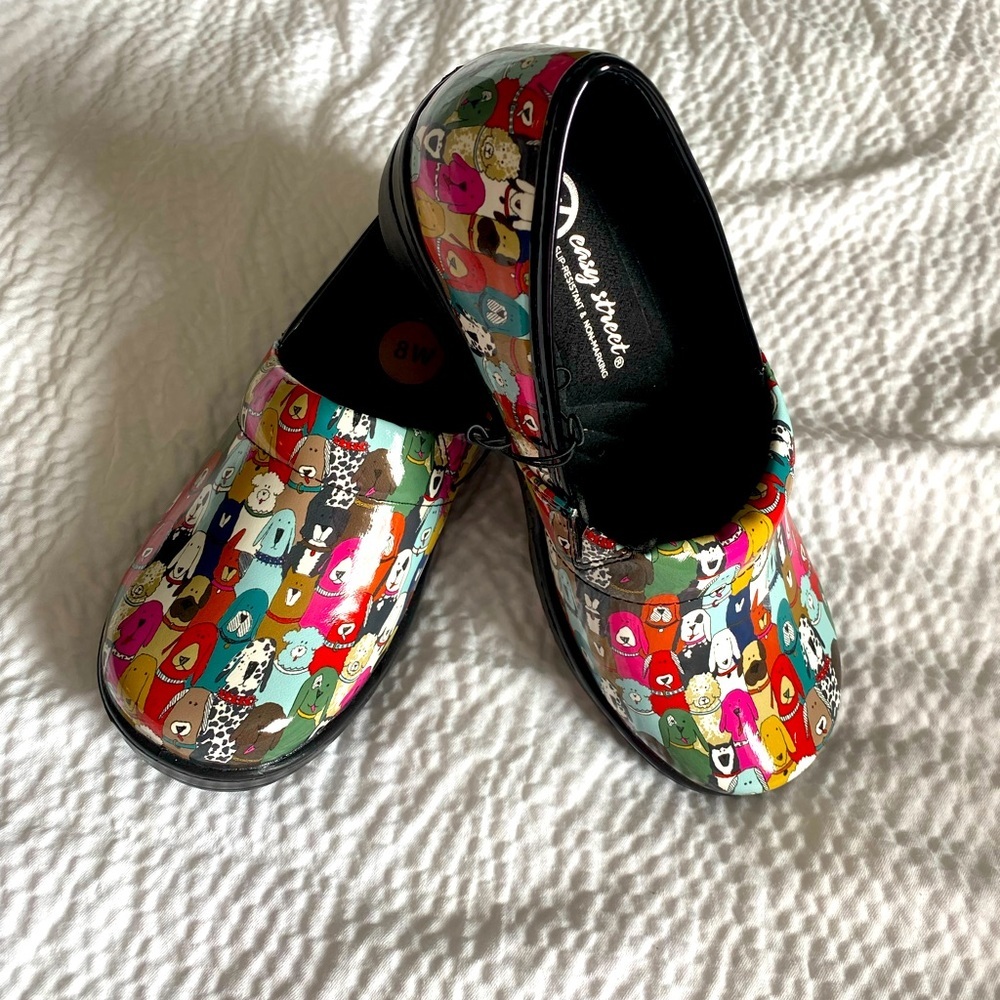 EASY STREETslip resistant/non marking sole!CUTE4 all,helpful when on ur ft a lot